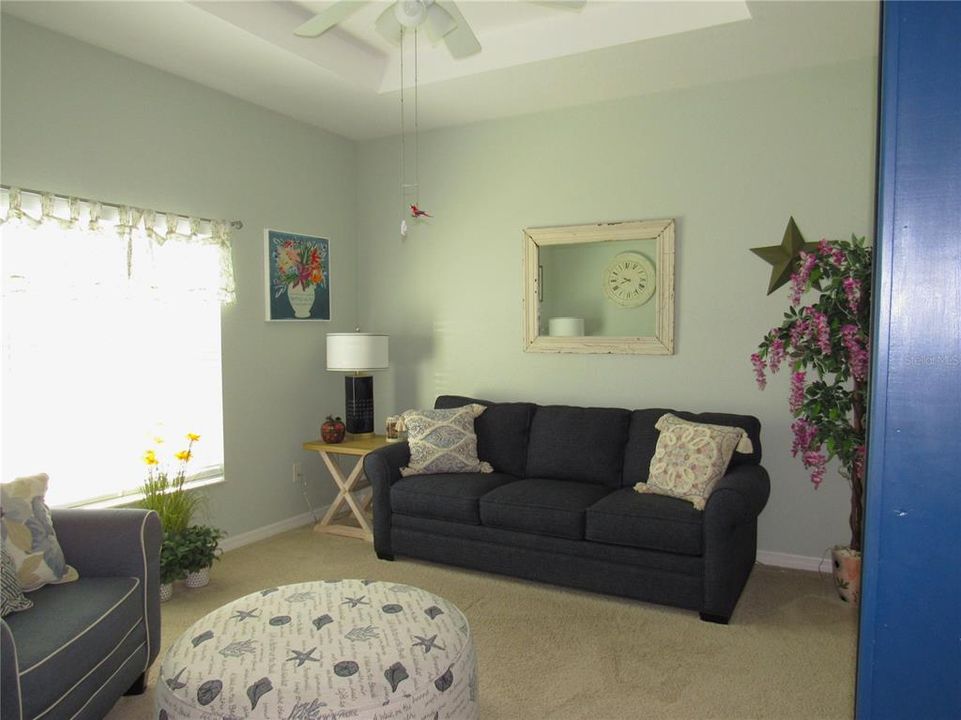 For Sale: $349,900 (4 beds, 2 baths, 1906 Square Feet)