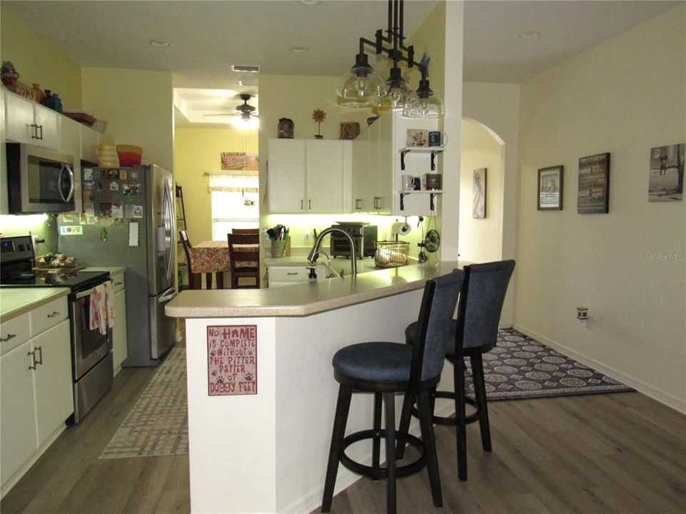 For Sale: $349,900 (4 beds, 2 baths, 1906 Square Feet)