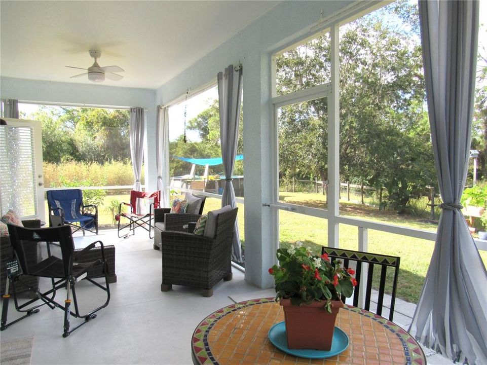 For Sale: $349,900 (4 beds, 2 baths, 1906 Square Feet)