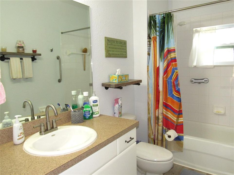 For Sale: $349,900 (4 beds, 2 baths, 1906 Square Feet)