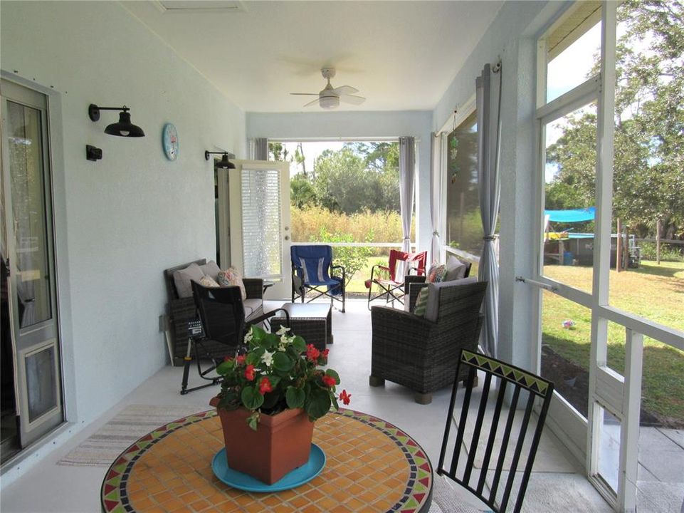 For Sale: $349,900 (4 beds, 2 baths, 1906 Square Feet)
