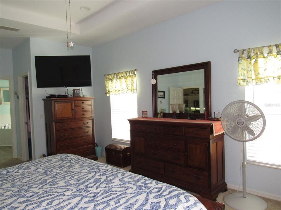 For Sale: $349,900 (4 beds, 2 baths, 1906 Square Feet)