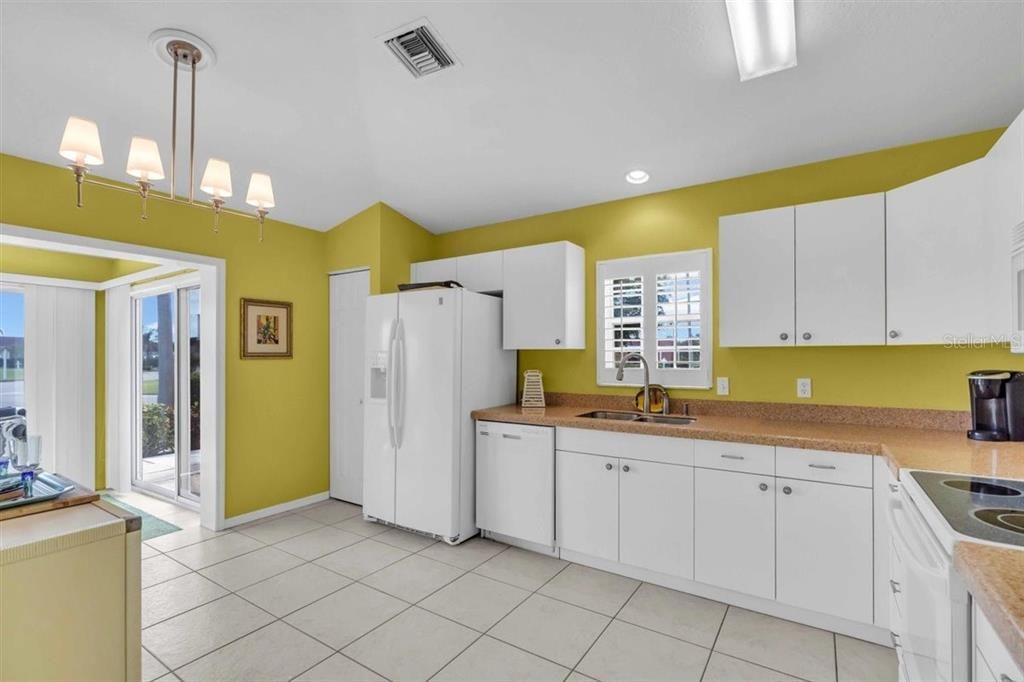 For Sale: $348,900 (3 beds, 2 baths, 1488 Square Feet)