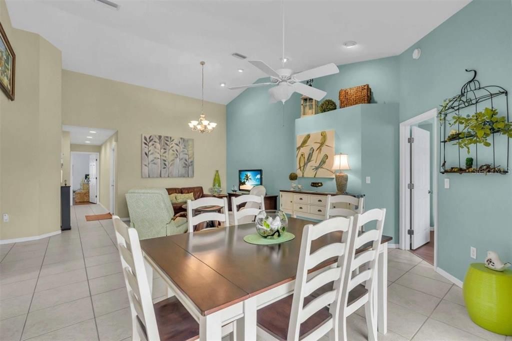 For Sale: $348,900 (3 beds, 2 baths, 1488 Square Feet)