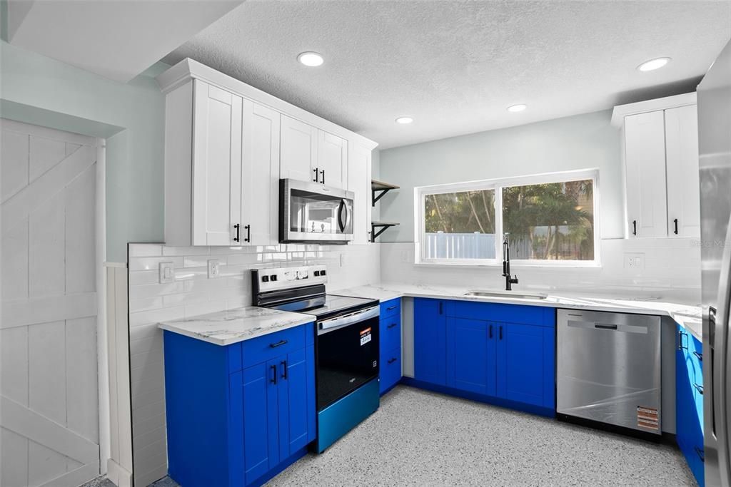 For Sale: $619,000 (2 beds, 1 baths, 1064 Square Feet)