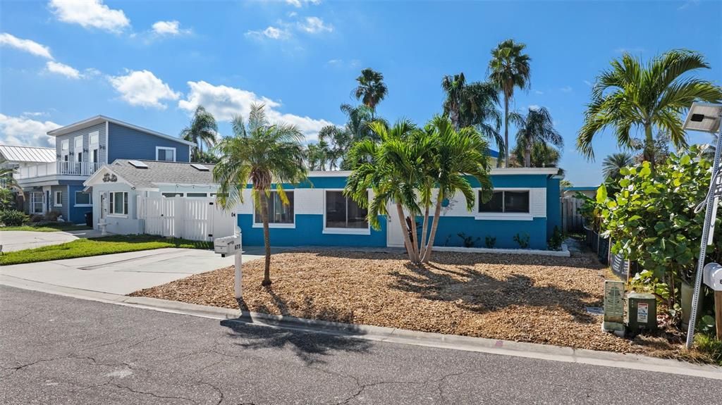 For Sale: $619,000 (2 beds, 1 baths, 1064 Square Feet)