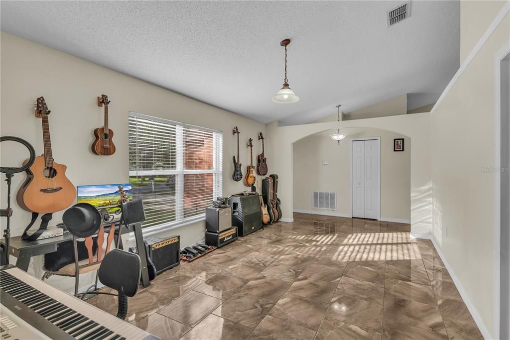 En Venta: $520,000 (3 camas, 2 baños, 1780 Pies cuadrados)