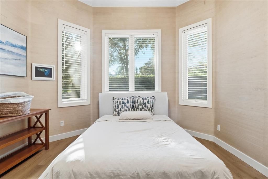 For Sale: $929,900 (3 beds, 3 baths, 4022 Square Feet)