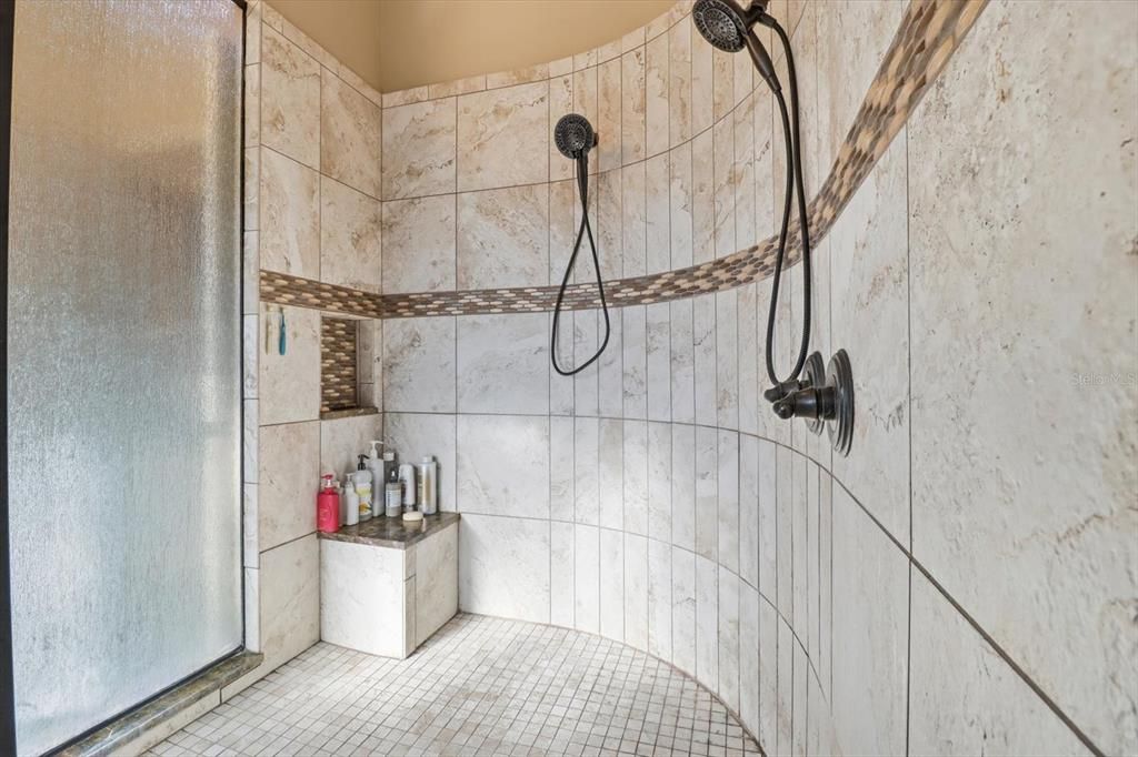 For Sale: $929,900 (3 beds, 3 baths, 4022 Square Feet)