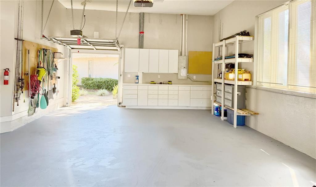 For Sale: $929,900 (3 beds, 3 baths, 4022 Square Feet)