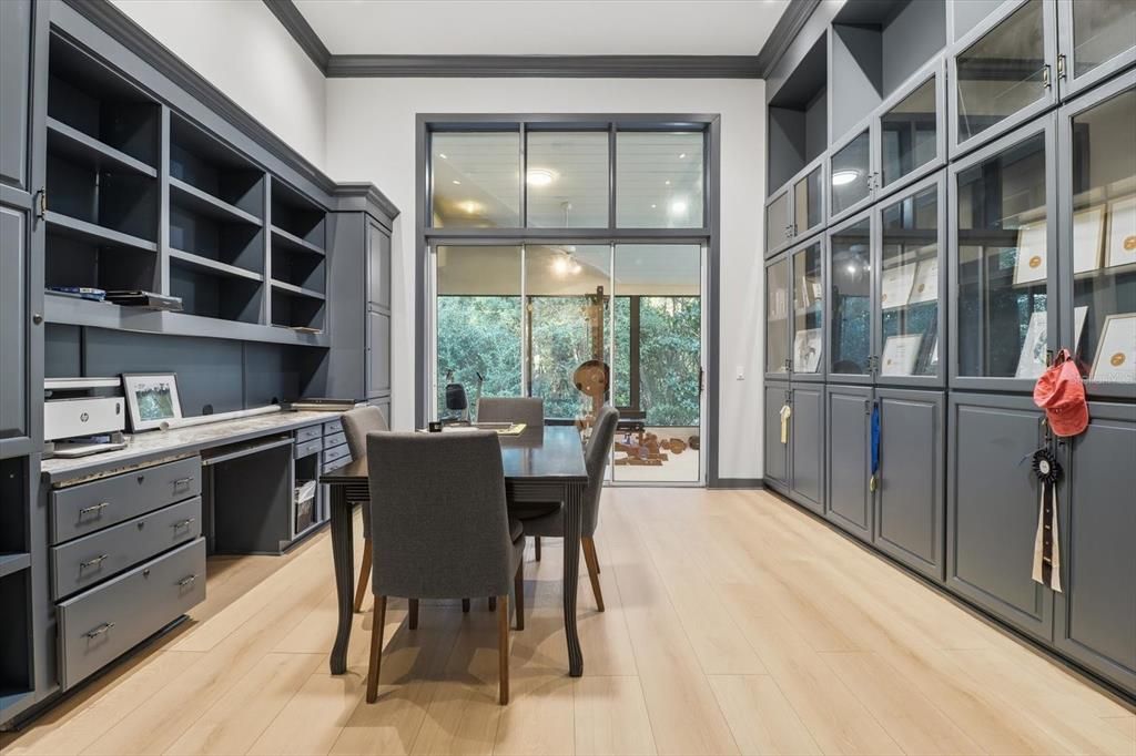 For Sale: $929,900 (3 beds, 3 baths, 4022 Square Feet)