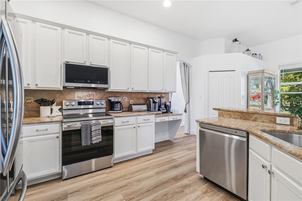 For Sale: $579,900 (4 beds, 3 baths, 2448 Square Feet)