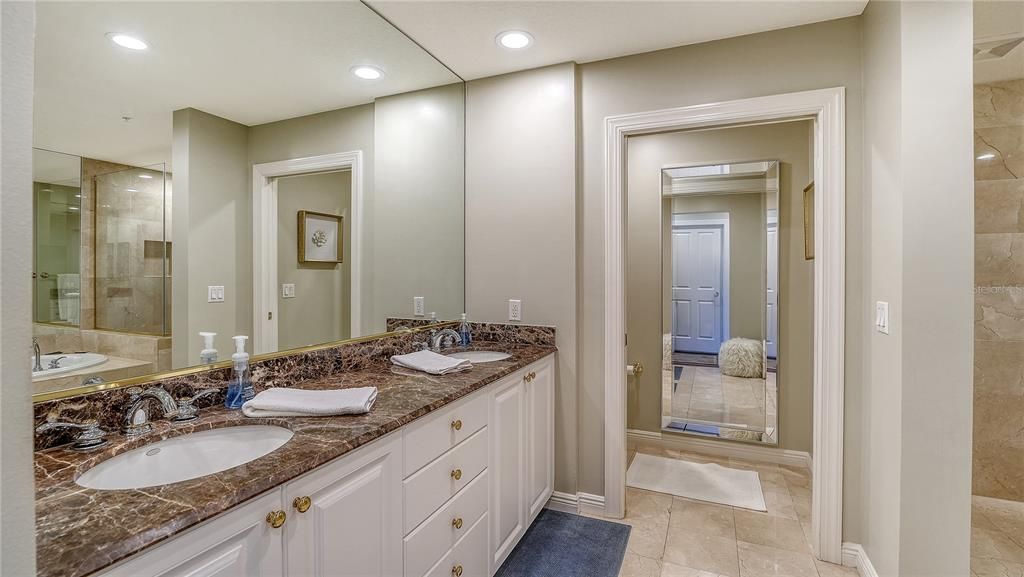 For Sale: $1,199,000 (3 beds, 2 baths, 2467 Square Feet)