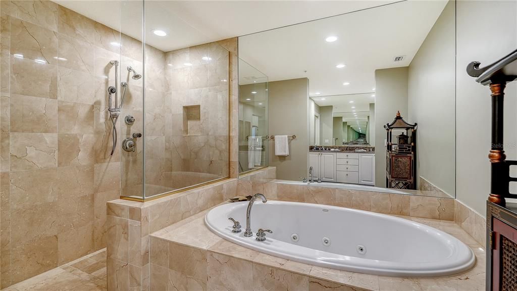 For Sale: $1,199,000 (3 beds, 2 baths, 2467 Square Feet)