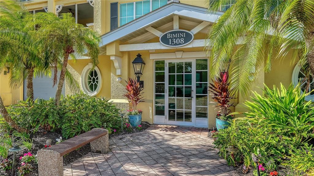 For Sale: $1,199,000 (3 beds, 2 baths, 2467 Square Feet)