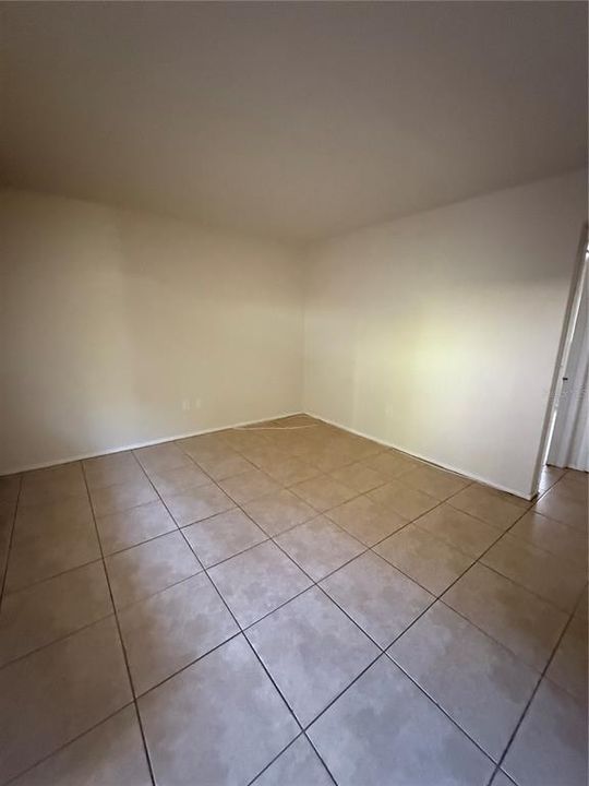 For Rent: $1,095 (2 beds, 1 baths, 650 Square Feet)