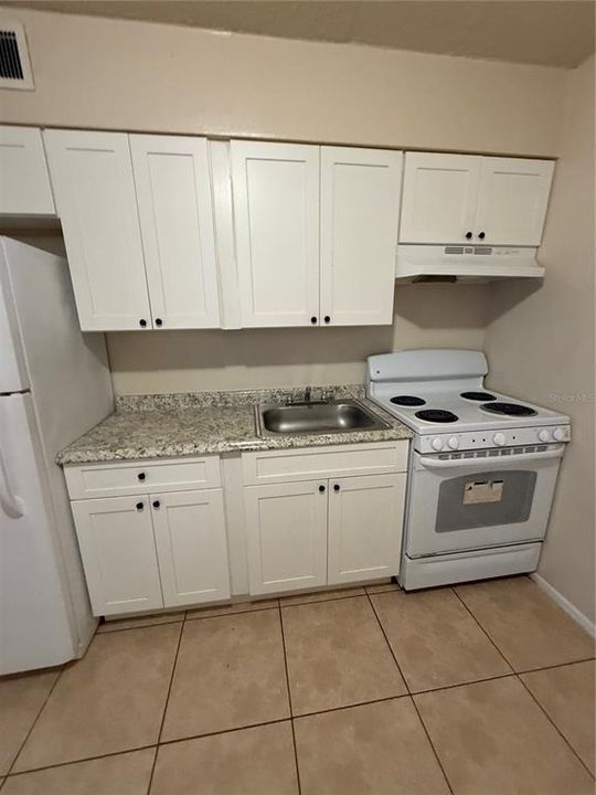 For Rent: $1,095 (2 beds, 1 baths, 650 Square Feet)