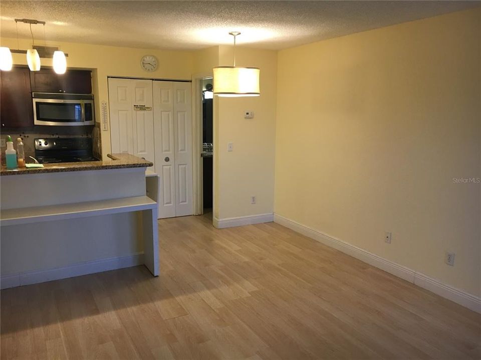 For Rent: $1,350 (1 beds, 1 baths, 597 Square Feet)