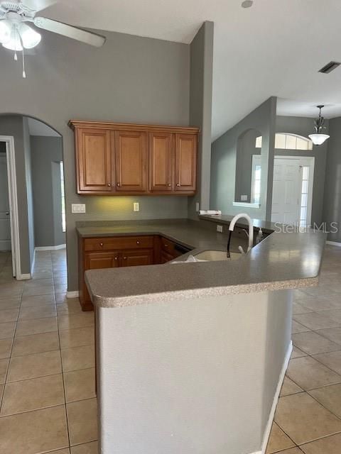 В аренду: $2,299 (3 спален, 2 ванн, 2128 Квадратных фут)