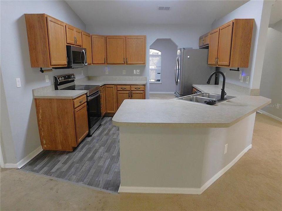 For Sale: $260,000 (3 beds, 2 baths, 1818 Square Feet)