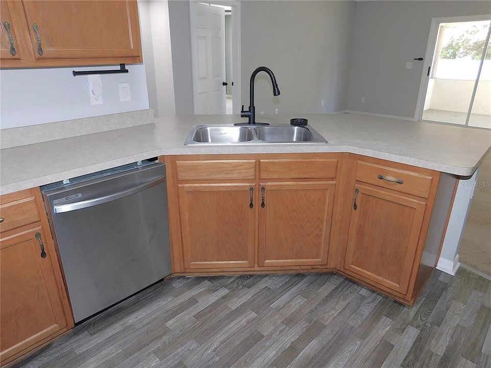 For Sale: $260,000 (3 beds, 2 baths, 1818 Square Feet)