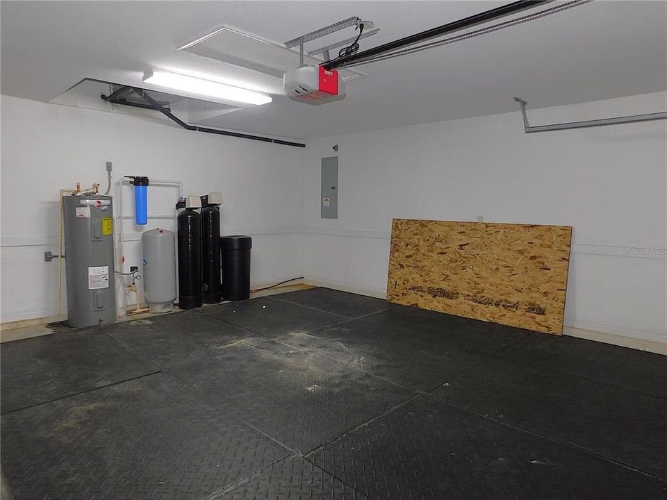 For Sale: $260,000 (3 beds, 2 baths, 1818 Square Feet)