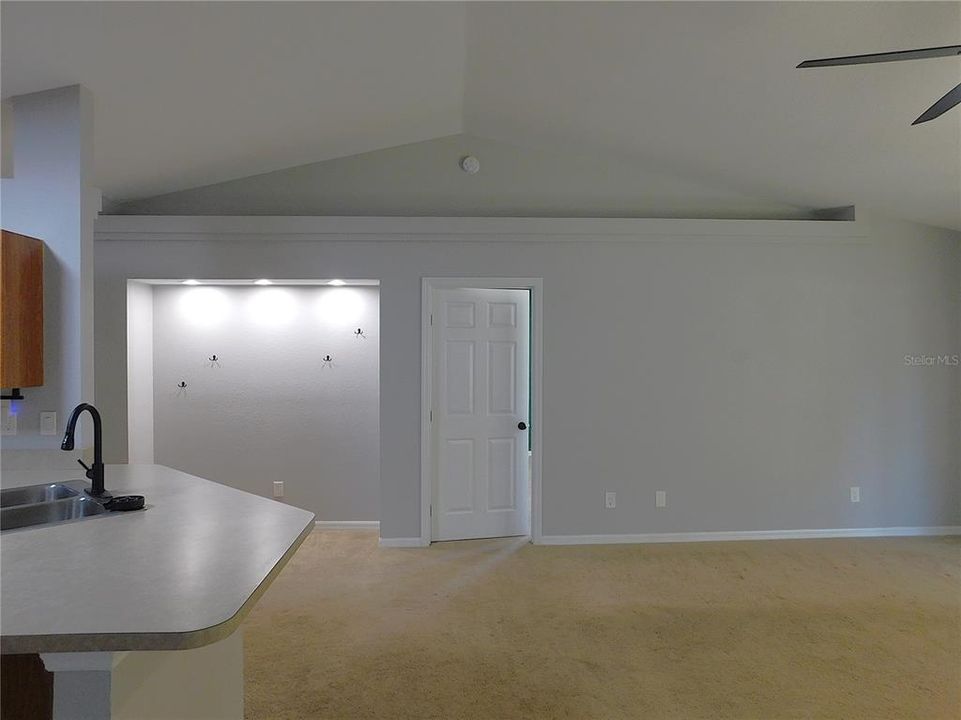 For Sale: $260,000 (3 beds, 2 baths, 1818 Square Feet)