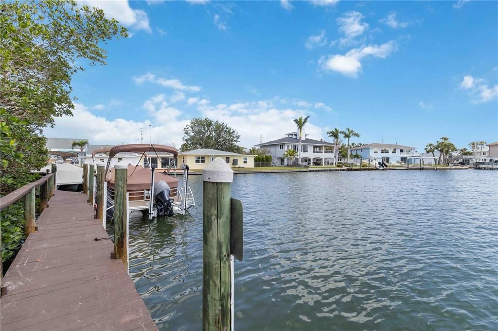 На продажу: $339,900 (2 спален, 2 ванн, 1067 Квадратных фут)