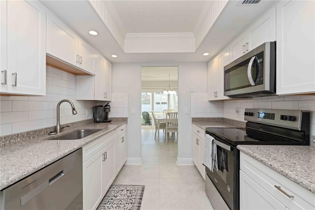 На продажу: $339,900 (2 спален, 2 ванн, 1067 Квадратных фут)