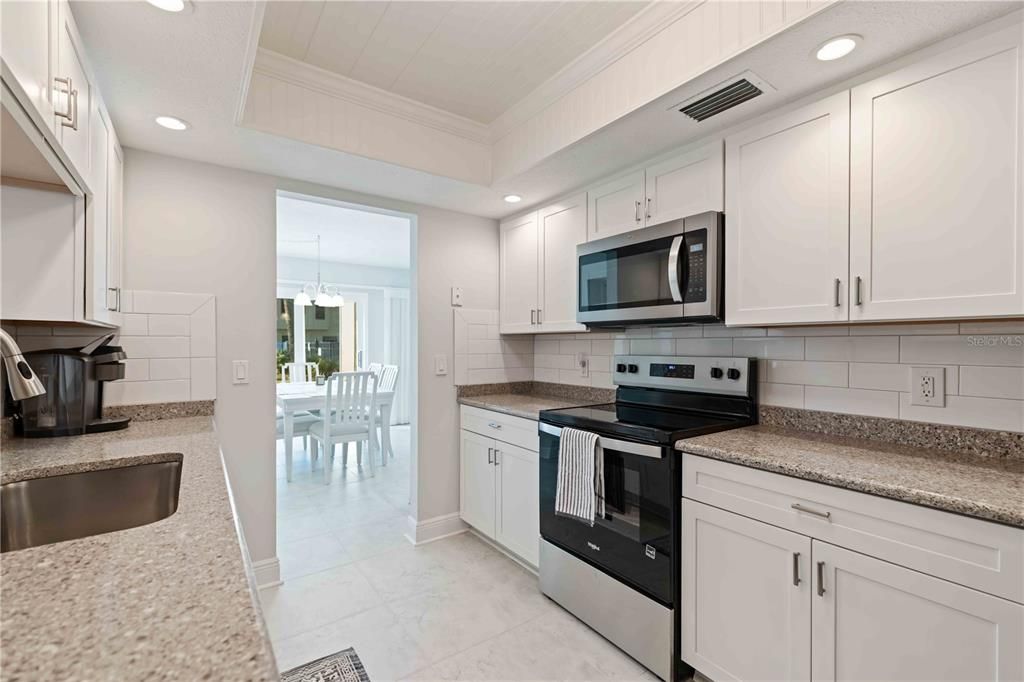 На продажу: $339,900 (2 спален, 2 ванн, 1067 Квадратных фут)