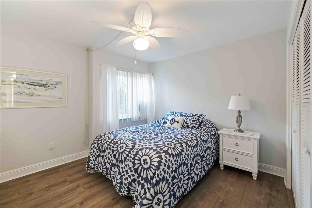 На продажу: $339,900 (2 спален, 2 ванн, 1067 Квадратных фут)