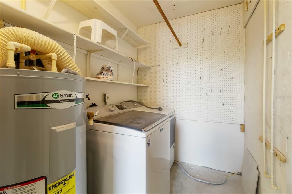 На продажу: $339,900 (2 спален, 2 ванн, 1067 Квадратных фут)