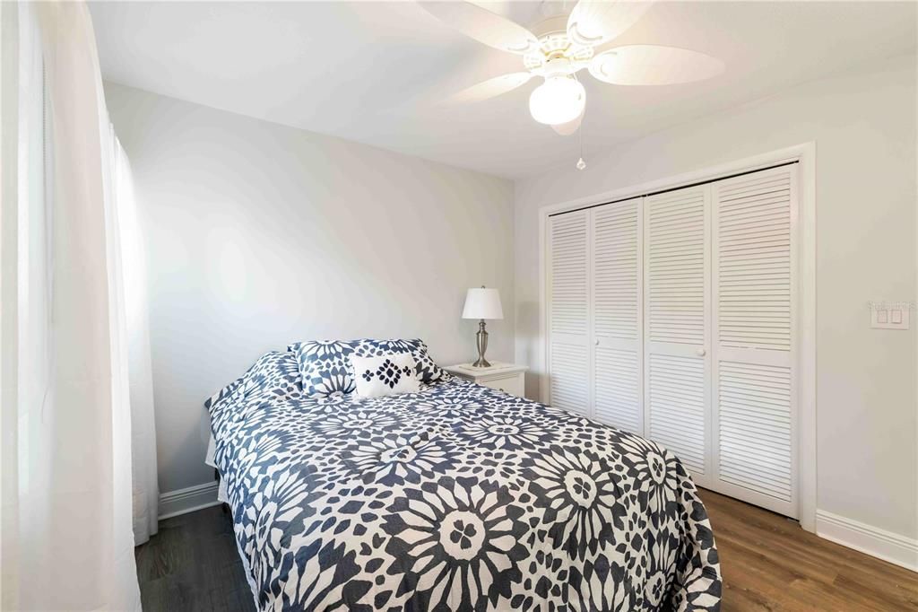 На продажу: $339,900 (2 спален, 2 ванн, 1067 Квадратных фут)