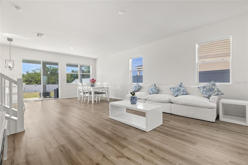 出租: $3,000 (4 贝兹, 2 浴室, 2112 平方英尺)