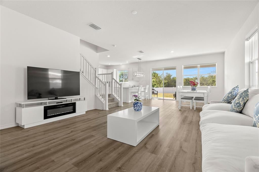 出租: $3,000 (4 贝兹, 2 浴室, 2112 平方英尺)