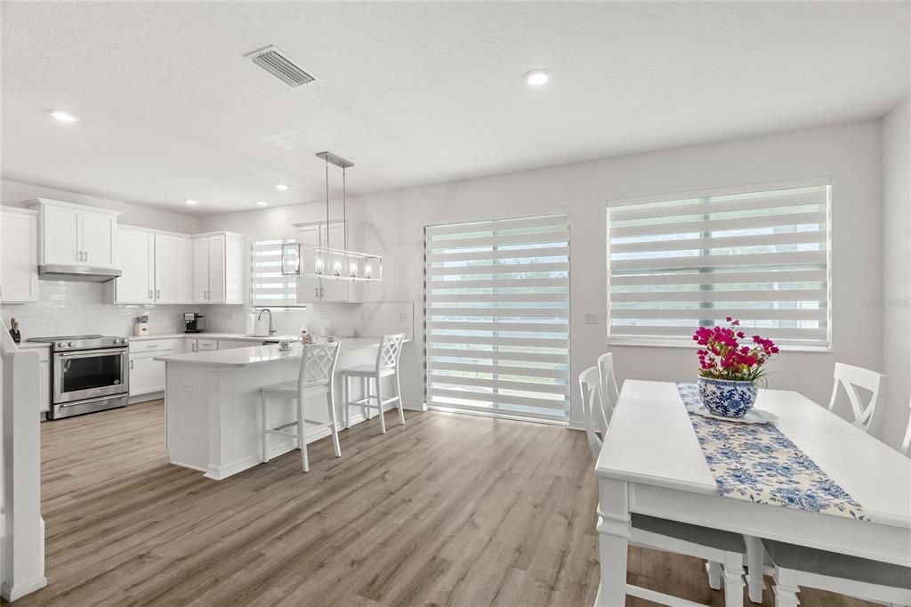 出租: $3,000 (4 贝兹, 2 浴室, 2112 平方英尺)