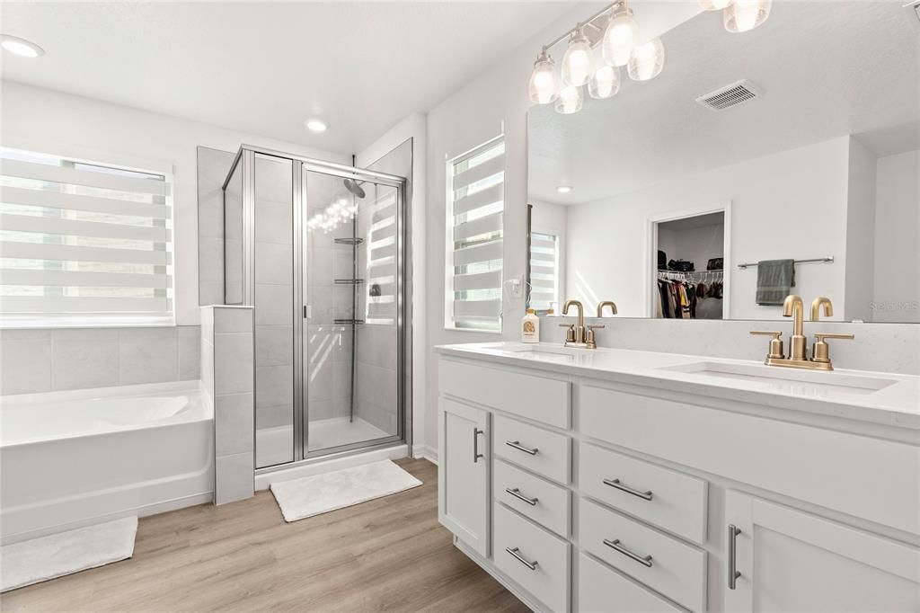 出租: $3,000 (4 贝兹, 2 浴室, 2112 平方英尺)