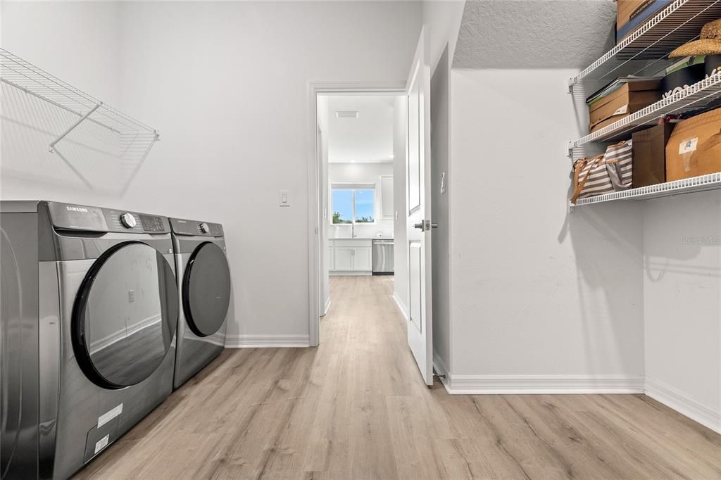 出租: $3,000 (4 贝兹, 2 浴室, 2112 平方英尺)