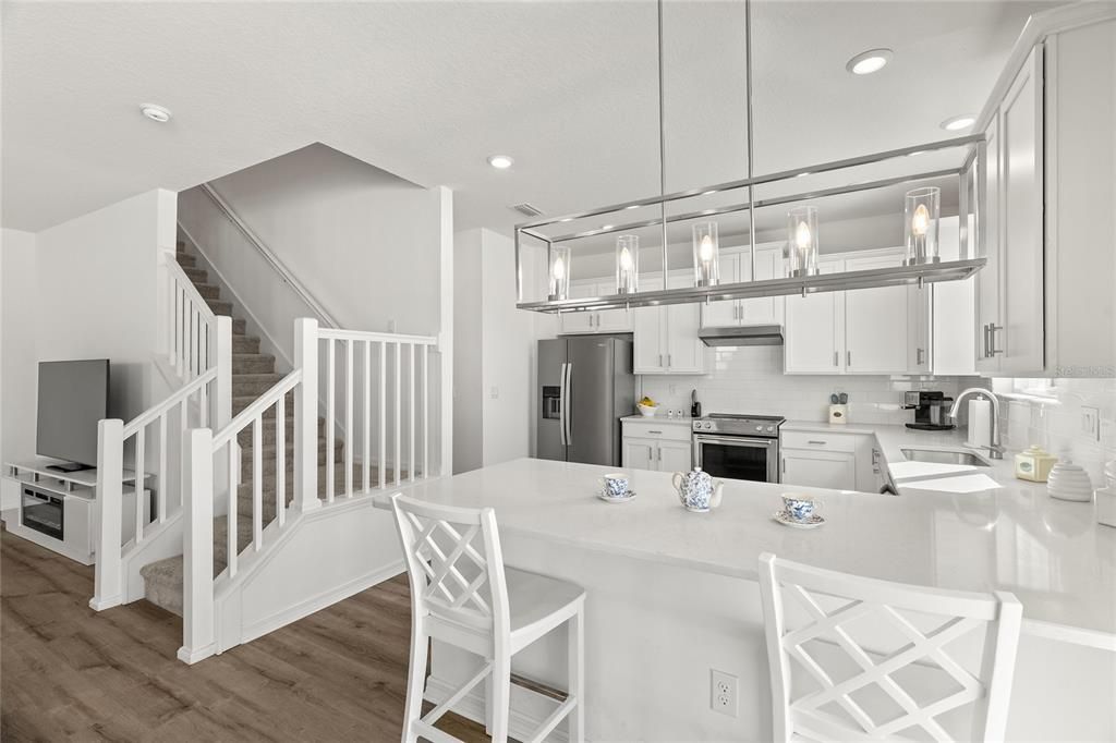 出租: $3,000 (4 贝兹, 2 浴室, 2112 平方英尺)