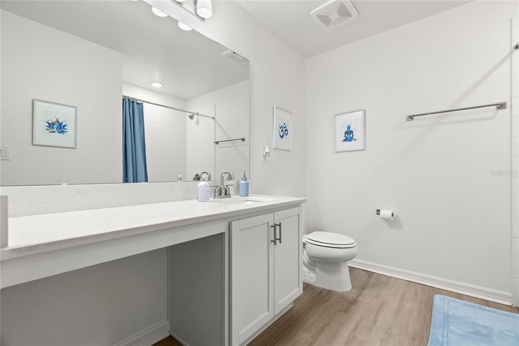 出租: $3,000 (4 贝兹, 2 浴室, 2112 平方英尺)