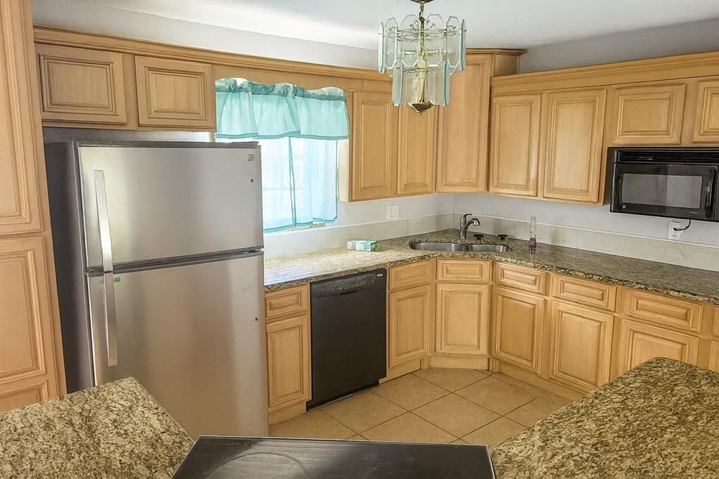 待售: $186,900 (3 贝兹, 2 浴室, 1528 平方英尺)