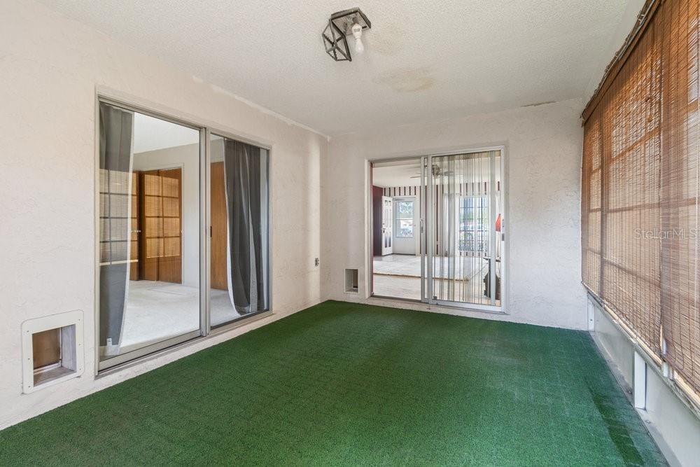 Active With Contract: $219,900 (2 beds, 2 baths, 1327 Square Feet)