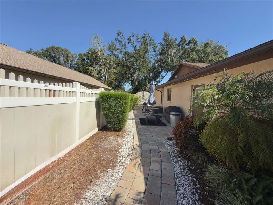 For Sale: $348,000 (3 beds, 2 baths, 1533 Square Feet)