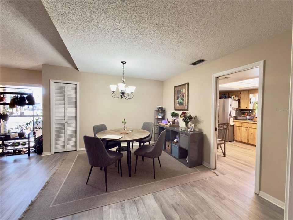 For Sale: $348,000 (3 beds, 2 baths, 1533 Square Feet)