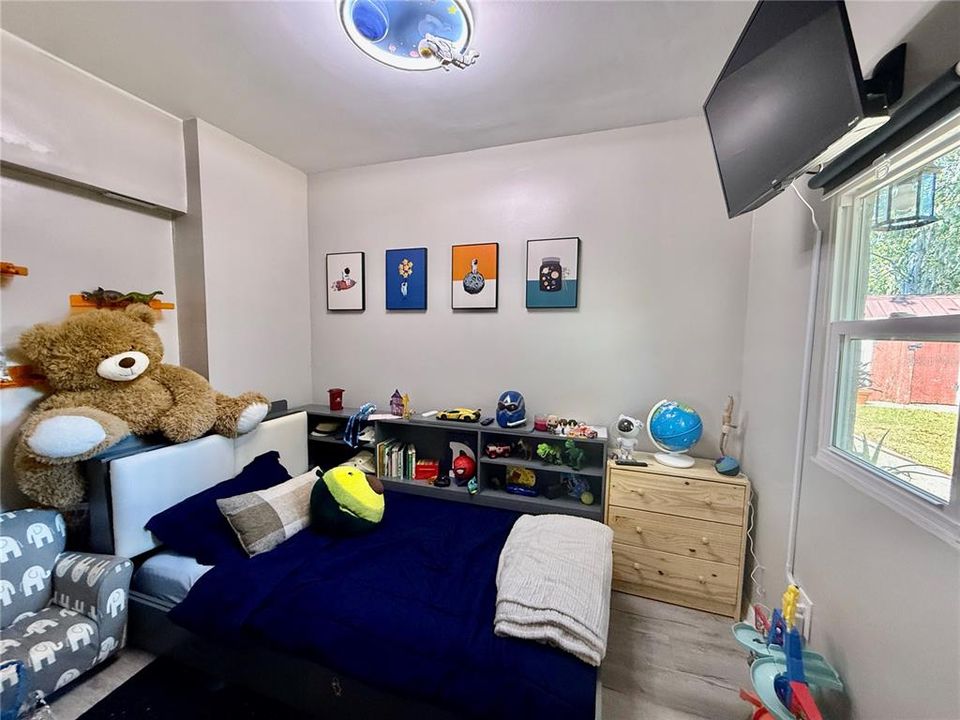 For Sale: $348,000 (3 beds, 2 baths, 1533 Square Feet)