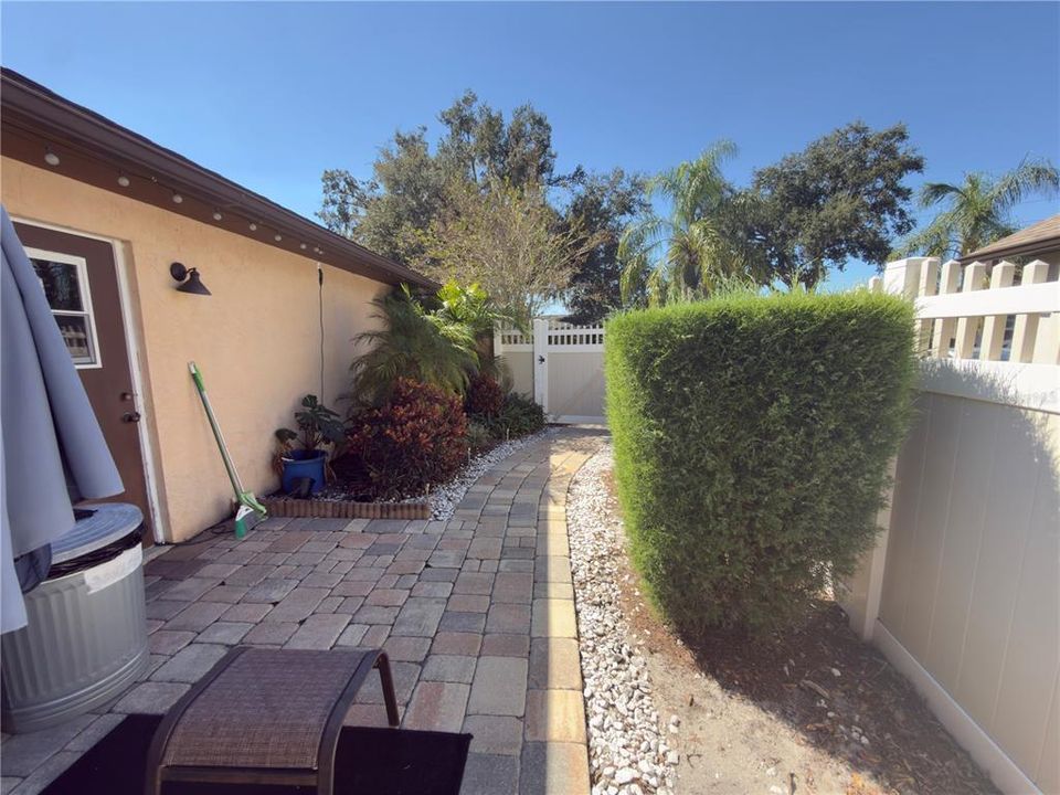 For Sale: $348,000 (3 beds, 2 baths, 1533 Square Feet)