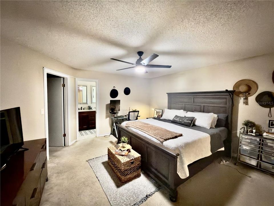 For Sale: $348,000 (3 beds, 2 baths, 1533 Square Feet)