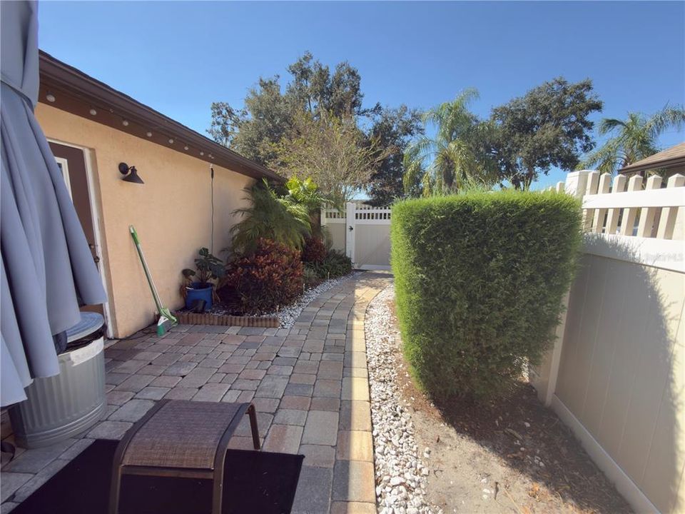 For Sale: $348,000 (3 beds, 2 baths, 1533 Square Feet)