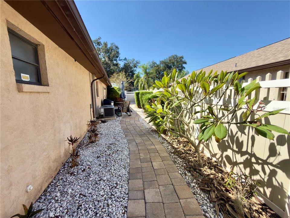 For Sale: $348,000 (3 beds, 2 baths, 1533 Square Feet)