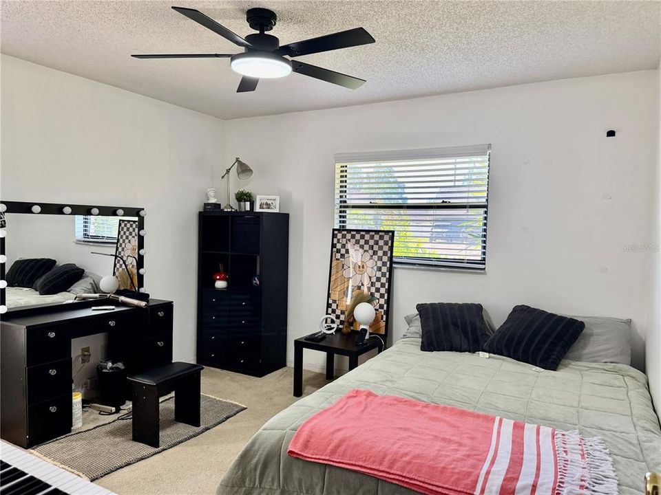 For Sale: $348,000 (3 beds, 2 baths, 1533 Square Feet)